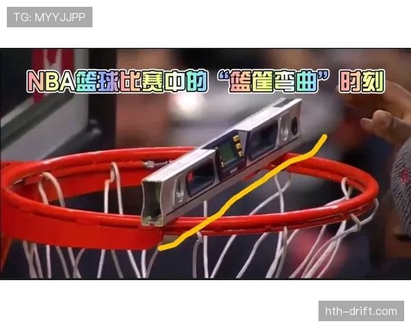 篮球比赛中球卡篮筐属于什么情况？规则如何处理？